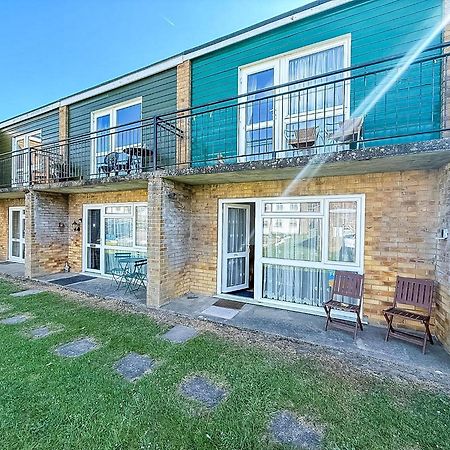 Great 3 Bedroom Chalet To Hire With In Hemsby, Great Seaside Break! Ref 18194B Екстер'єр фото