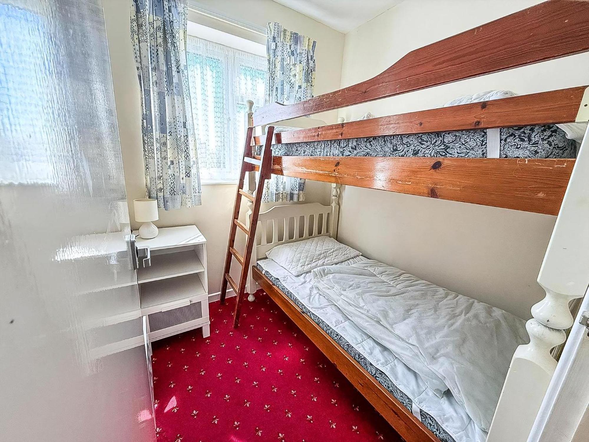 Great 3 Bedroom Chalet To Hire With In Hemsby, Great Seaside Break! Ref 18194B Екстер'єр фото